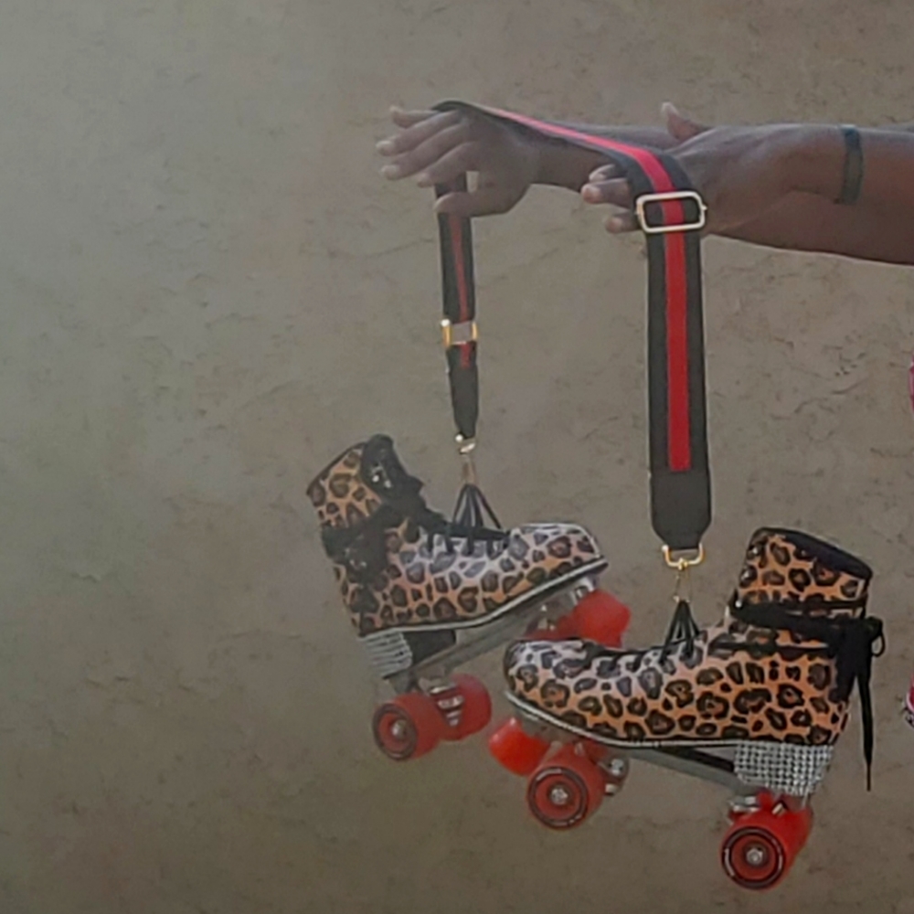 Leash for Carrying Skates(Skates Not Included)